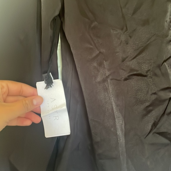 ASTR the Label Black Keyhole Cutout Top Size Small New with Tags! - Picture 6 of 9